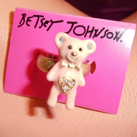 Betsey Johnson Jewelry - PINK BEAR CRYSTAL RING RHINESTONE HEART CRYSTAL